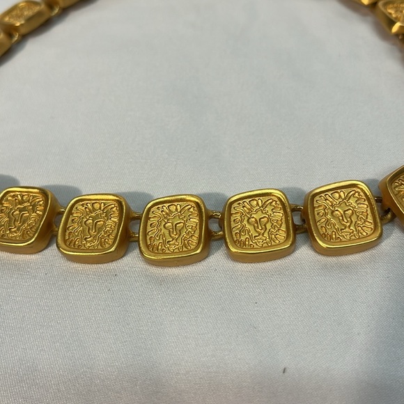 Anne Klein Iconic Gold Vintage Lion Necklace - Picture 4 of 7